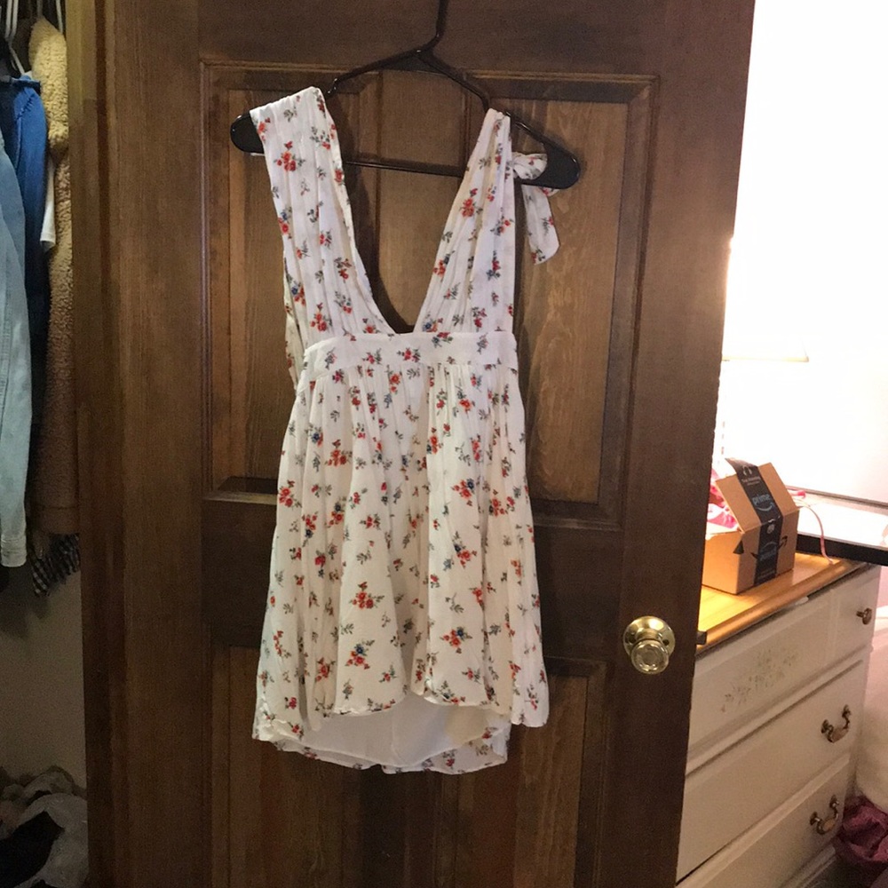 Forever 21 low cut v neck dress